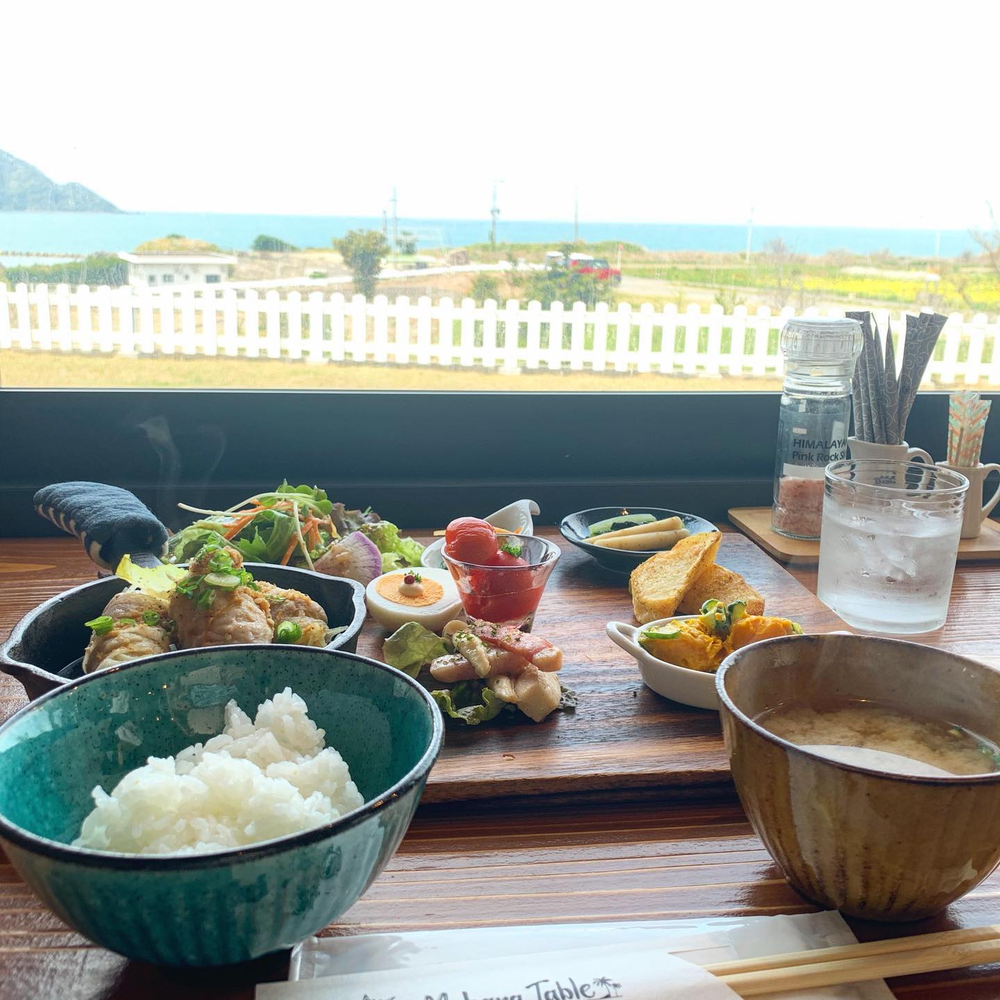 春の遠足、海とごはんと楽しいおしゃべり。運転もありがとう。