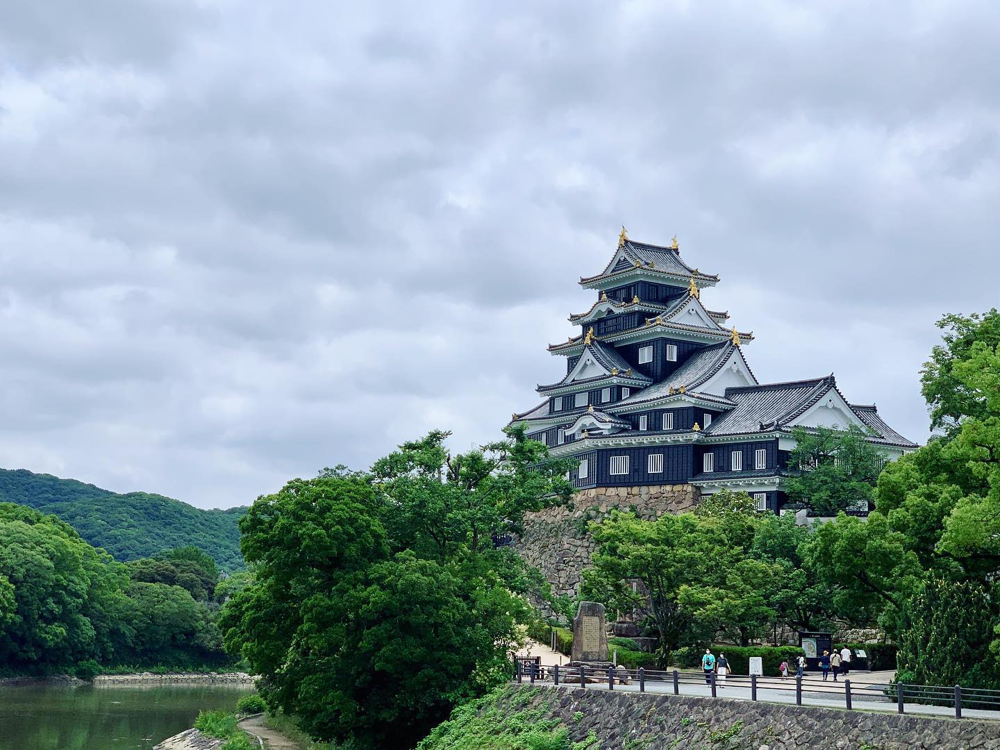 2日目は定番岡山城と後楽園。岡山ラーメンで締めました。暑さでクタクタなり。岡山から武生まで2時間半。久しぶりのJR、意外に近いです。